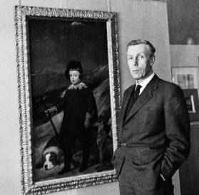 Anthony Blunt junto al "Retrato de Baltasar Carlos" de Velázquez / Getty Images