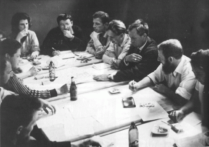 De izquierda a derecha: J.V. Martin, Heimrad Prem, Ansgar Elde, Jacqueline de Jong, Guy Debord, Attilla Kotyani, Raoul Vaneigem, Jorgen Nash, Dieter Kunzelmann, y Gretel Stadler / Conferencia de la Internacional Situacionista (Goteborg, 1961)